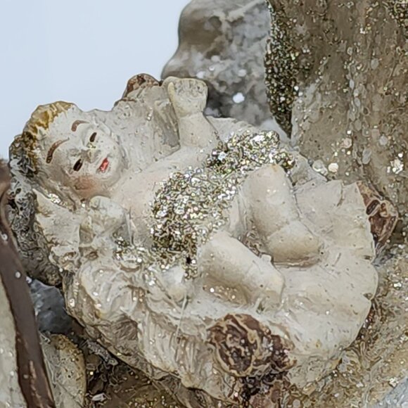 Nativity Scene Figurine With Holy Family And Stable Glitter Accents 7in Tall - Picture 3 of 11